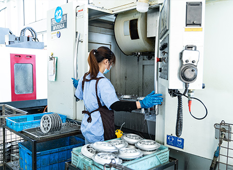 如何確保定制鋁合金壓鑄批次的穩(wěn)定性？